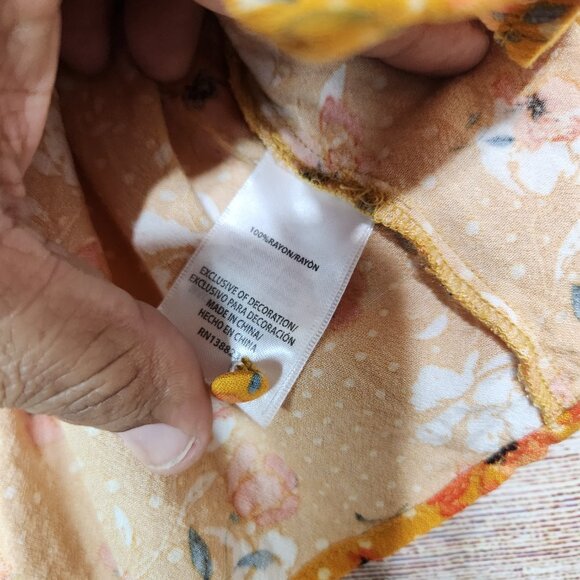 Idyllwind by Miranda Lambert Floral Flare Sleeve Blouse Size XS/TP Button Front - Picture 10 of 16